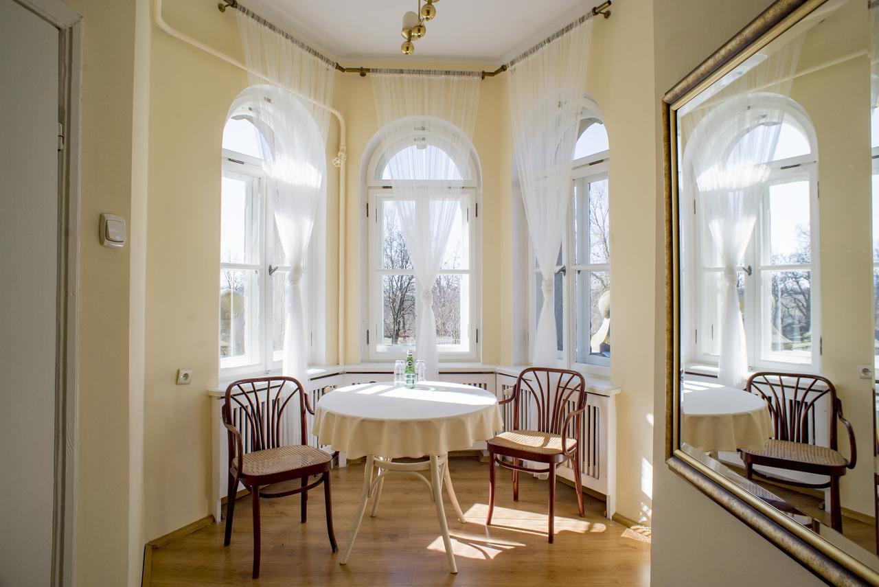 Palac Kobylniki Ξενοδοχείο Obrzycko Εξωτερικό φωτογραφία